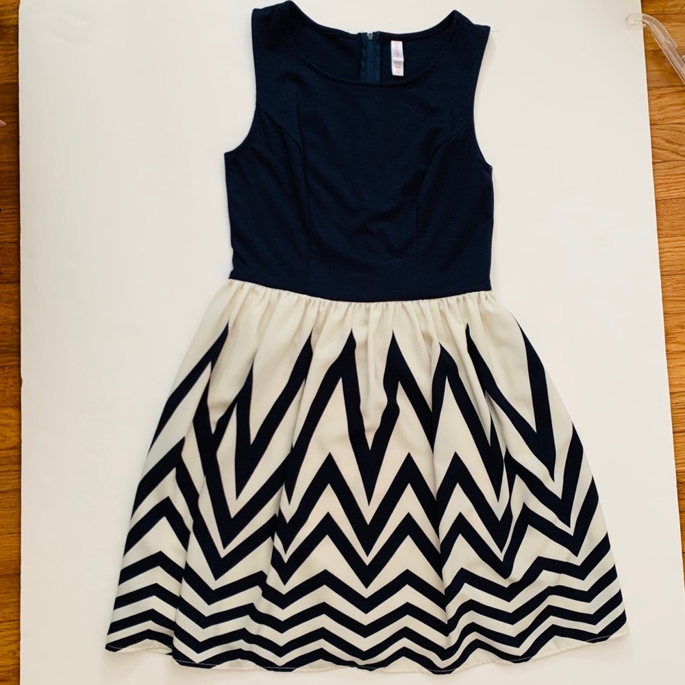 Xhilaration Chevron Dress (Bundle 3/$25)